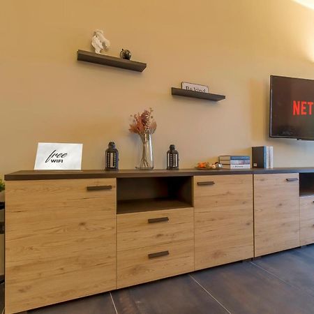 Modern & Bright 2 Bedroom Flat 50M From M4 Stop Milano Dış mekan fotoğraf
